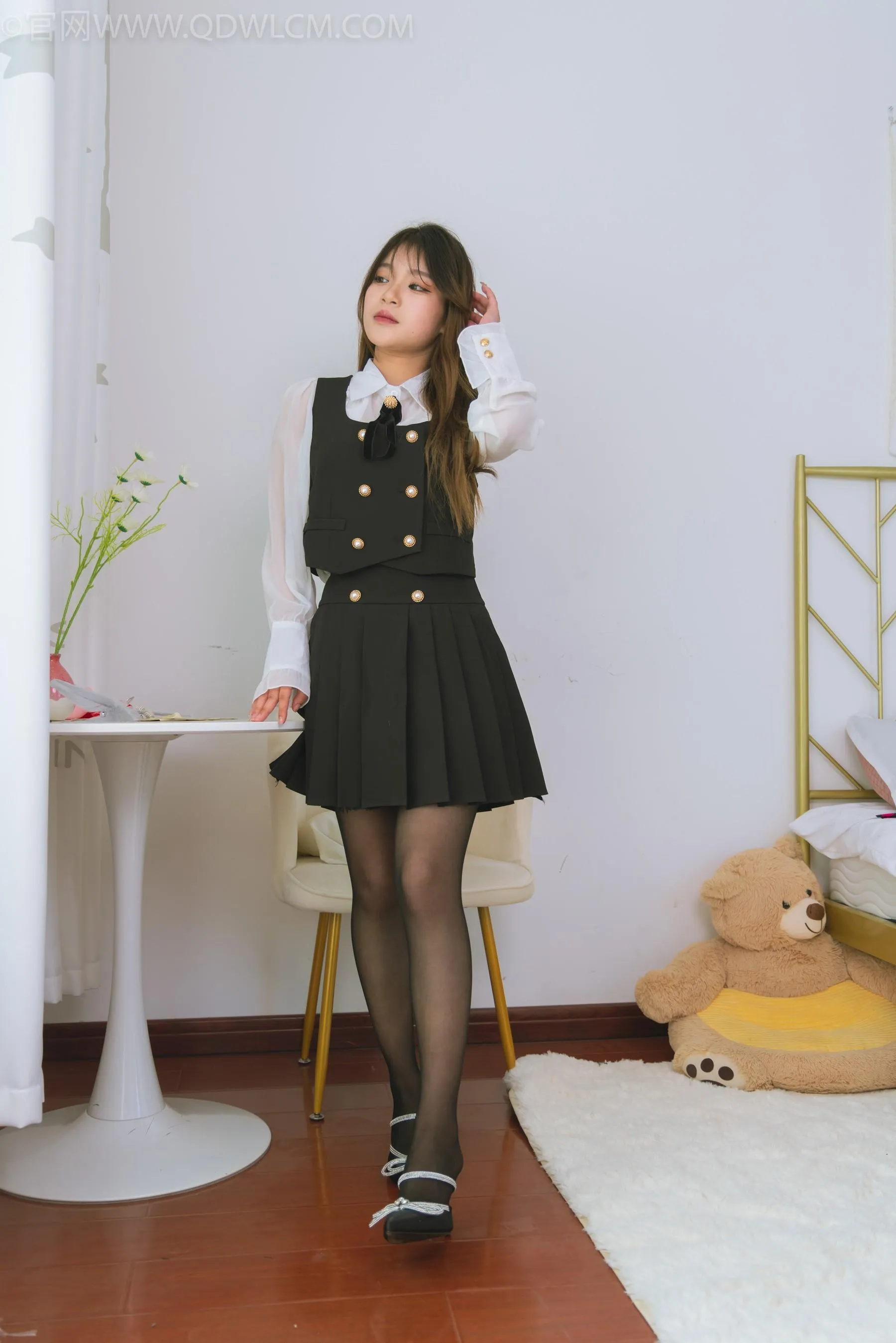 物恋传媒 NO.1517 闪闪-黑白中闪耀 [151P]插图7